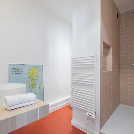 Veeve - A Residency In Minimalism *