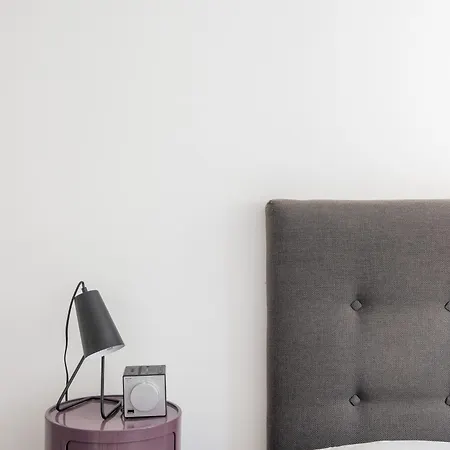 Veeve - A Residency In Minimalism