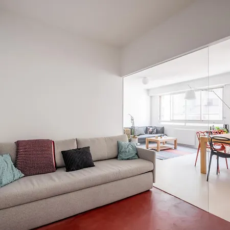 Veeve - A Residency In Minimalism