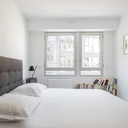 Veeve - A Residency In Minimalism *
